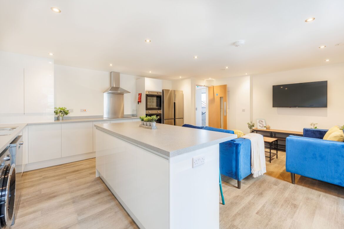 11 Anglo Works - 4 Bed Apartment Image 7